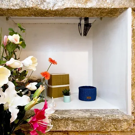 The Pantheon - Typical Studio Next To The National Pantheon Lisboa