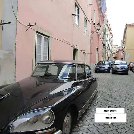 The Pantheon - Typical Studio Next To The National Pantheon * Lisboa